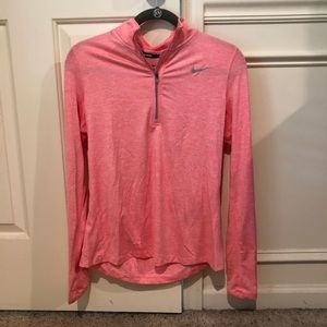 Women’s Nike Half Zip Top Size M 904900-808
